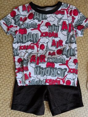 Jordan Toddler Boys 2-Piece Set 2T Air Jordan Graphic Tee & Shorts Comic